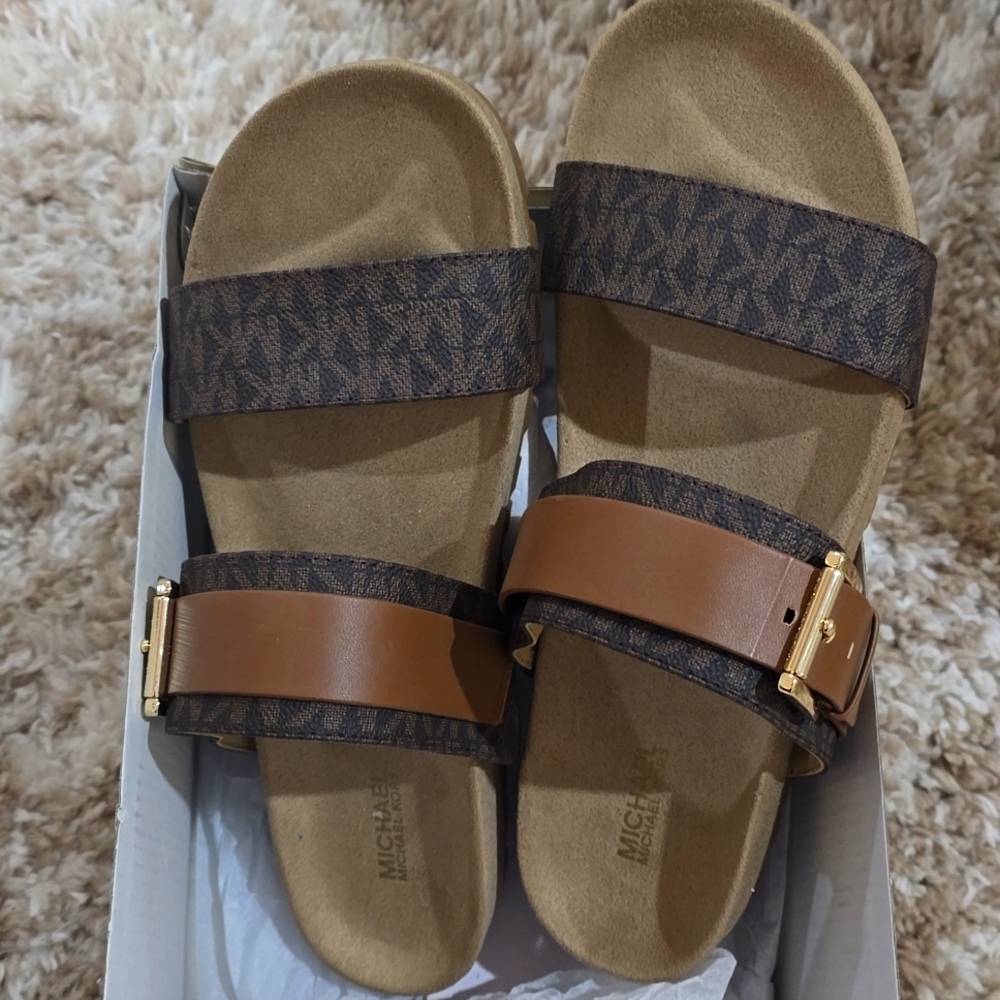 MICHAEL KORS SANDAL Size 9 Brown